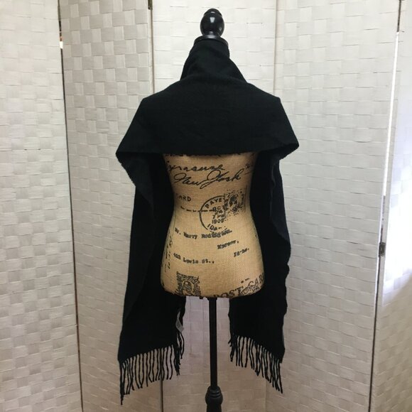 Ralph Lauren black label wool scarf with pockets - Picture 8 of 8